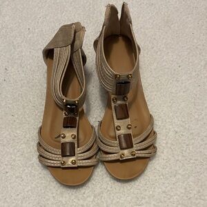 Elegant Tan Strappy Sandals
